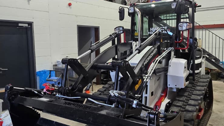 New Hidromek HMK 62T Equipped with the UNITEDSEATS Rancher Pro 12V Heated Air Suspension Seat