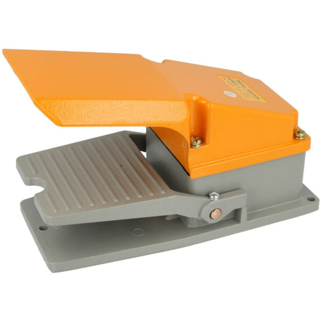 Foot switch for the control of the workshop wash