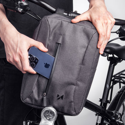 WOZINSKY Gray bicycle bag for a tablet attached to the handlebar with a shoulder strap – image 6