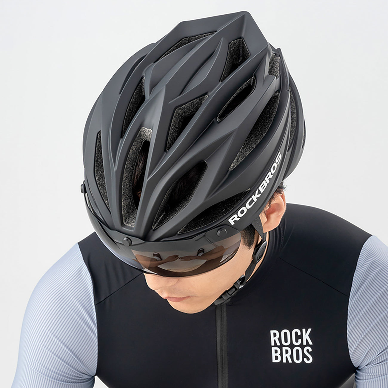 ROCKBROS Bicycle helmet with a lens, detachable glasses with a UV filter, unisex - black and brown – image 5