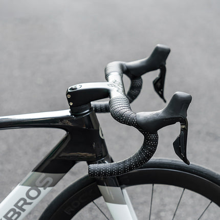 ROCKBROS Perforated silicone bicycle handlebar tape - black – image 8