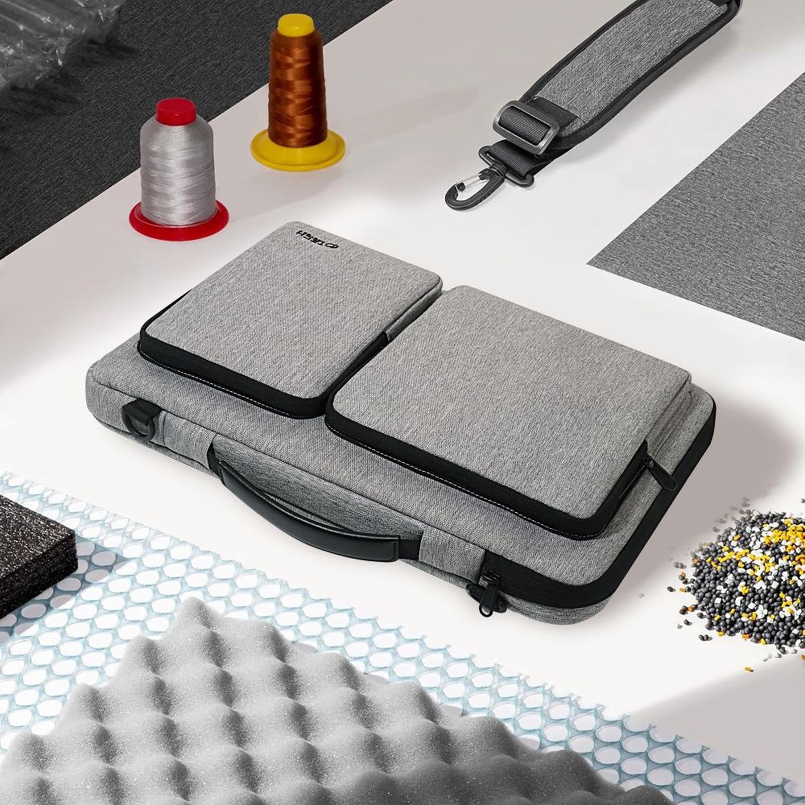 Tech-Protect Defender Bag case for a 15-16" laptop - gray – image 8