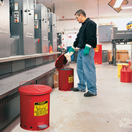 Fire-retardant waste basket and oiled clean rags - FM/ UL FM / UL FM / PT 52L