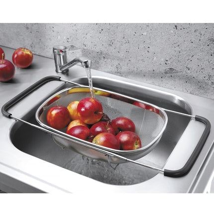 Hendi Cedadian sliding into the sink – image 2